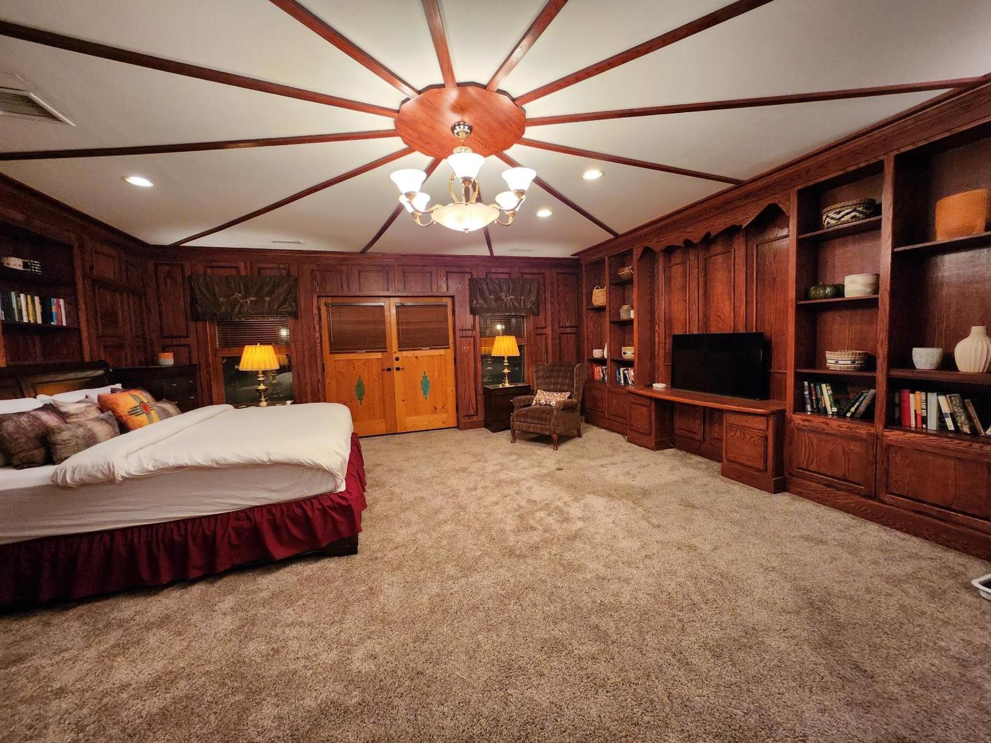 Red Mountain Manor Vineyard And Guesthouse ริโอแรนโช ภายนอก รูปภาพ